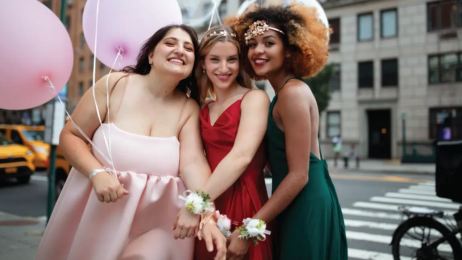 You are currently viewing How to Dress According to Your Body Type (Complete Guide)